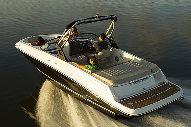 Navnit Marines - Bowriders VR5 Bayliner Yacht in Mumbai 
