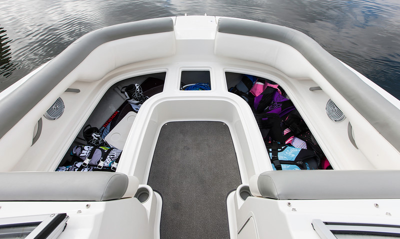 Navnit Marine Bayliner Deck Boats 215 in Mumbai
