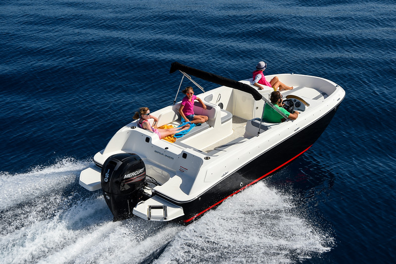 Bayliner Bowriders DeckboatsEelement E7 in Mumbai Navnit Marines
