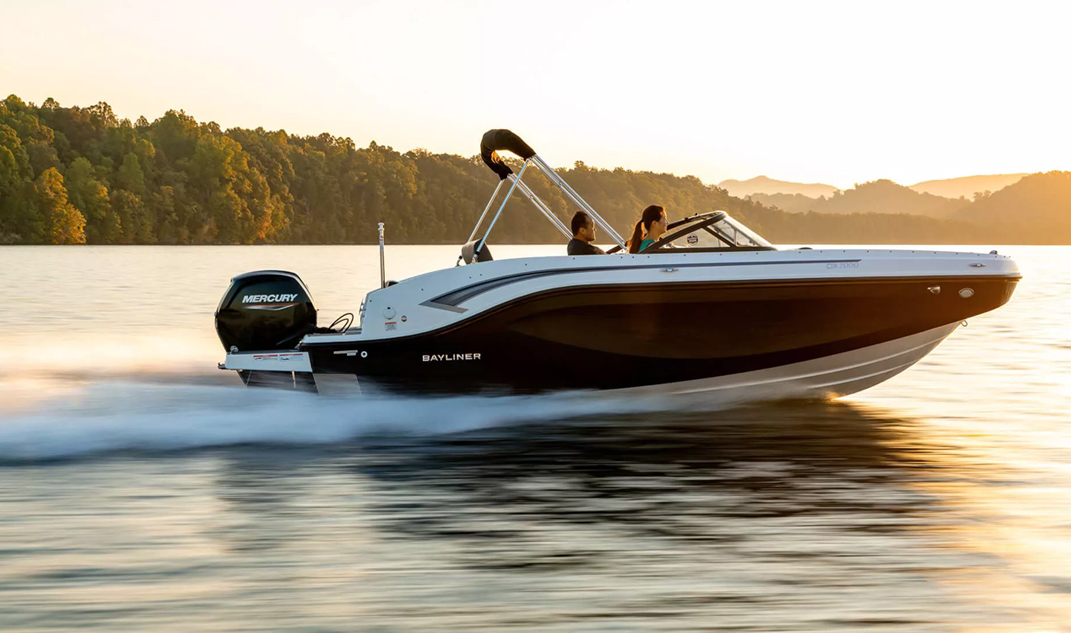 Bayliner DX2000 Series Deck Boats