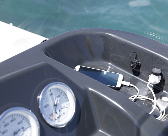 Quicksilver Activ 455 Open Boat distributor in Mumbai