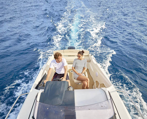 Quicksilver Activ 555 Cabin Boat distributor in Mumbai 