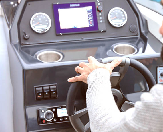 Quicksilver Activ 605 Sundeck Boat distributor in Mumbai 