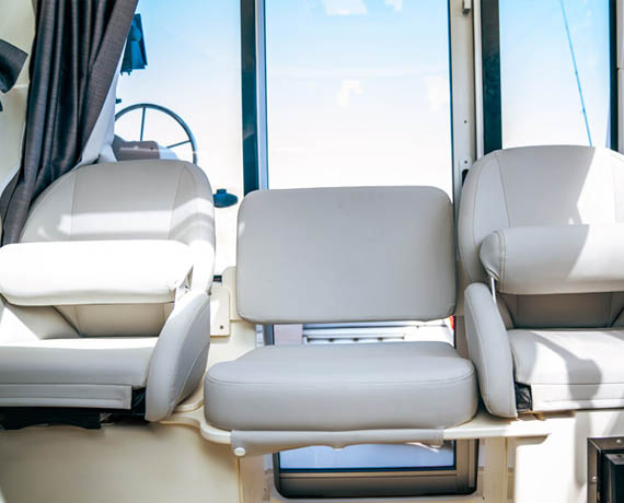 Quicksilver 625 Pilothouse Boat distributor in Mumbai