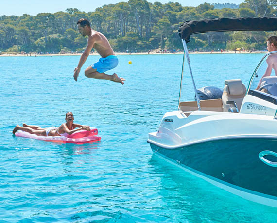 Quicksilver Activ 675 Sundeck Boat distributor in Mumbai 