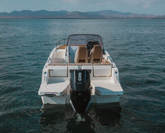 Quicksilver Activ 755 Sundeck Boat distributor in Mumbai 