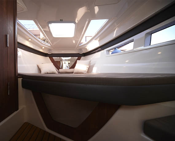 Quicksilver Activ 805 Cruiser Boat distributor in Mumbai 