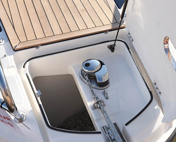 Quicksilver Activ 805 Cruiser Boat distributor in Mumbai 