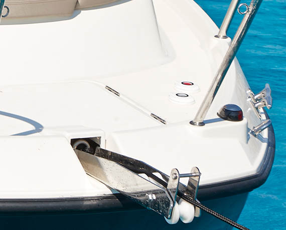 Quicksilver Activ 905 Weekend Boat distributor in Mumbai 