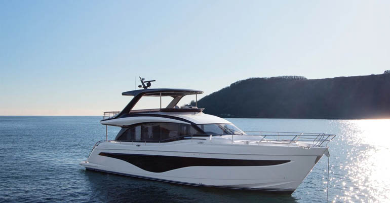 yachts charter in Mumbai